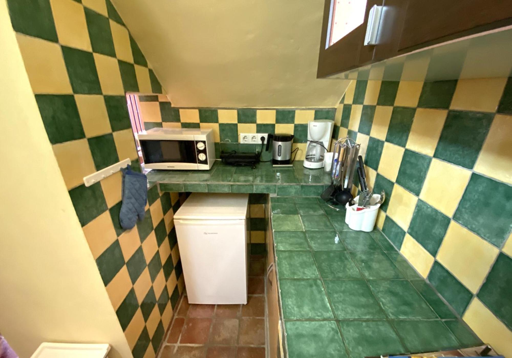 Castle Tower Apartment In Rural Holiday Park 'Bernard' Tolox Kültér fotó