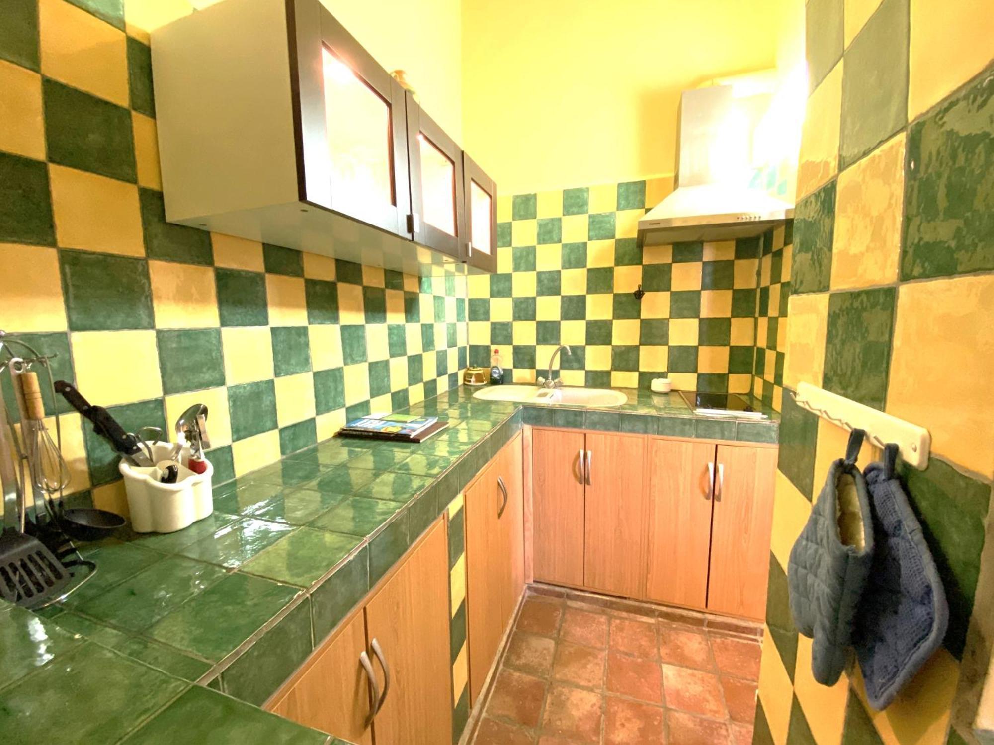 Castle Tower Apartment In Rural Holiday Park 'Bernard' Tolox Kültér fotó