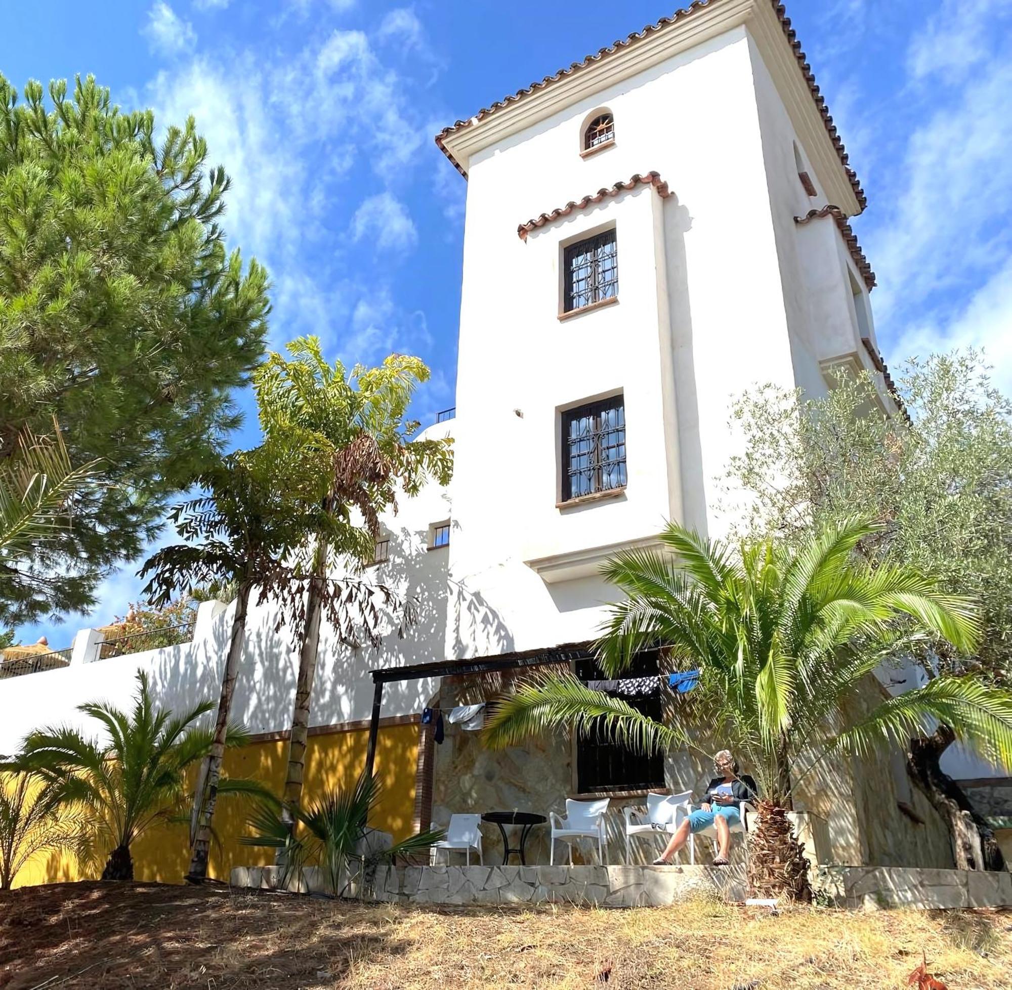 Castle Tower Apartment In Rural Holiday Park 'Bernard' Tolox Kültér fotó