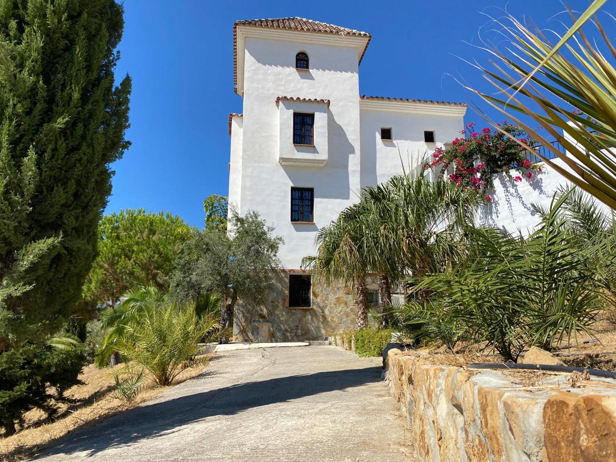 Castle Tower Apartment In Rural Holiday Park 'Bernard' Tolox Kültér fotó